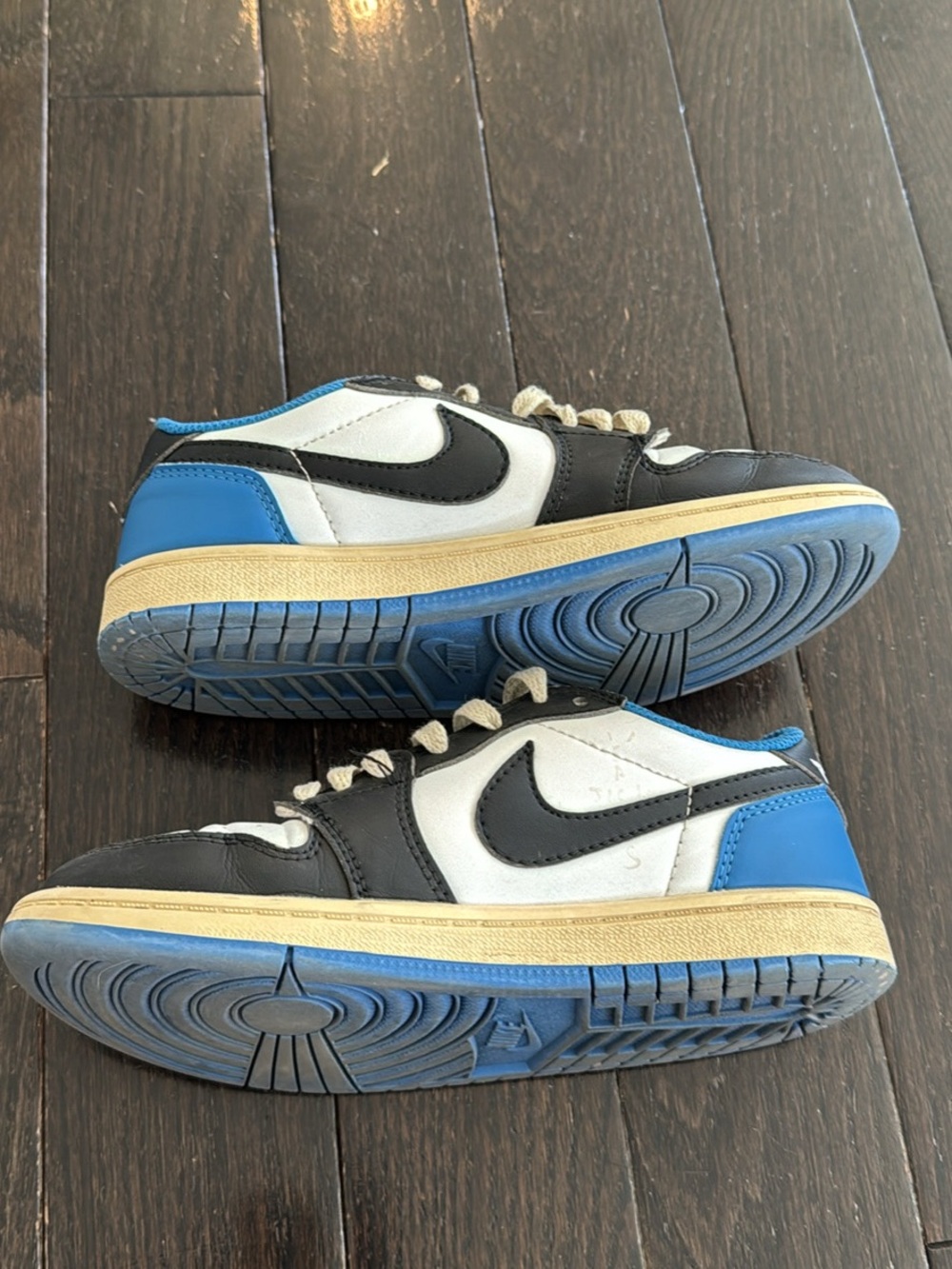Travis Scott Fragments, Nike Air Jordan 1 Sneaker - Youth 3Y